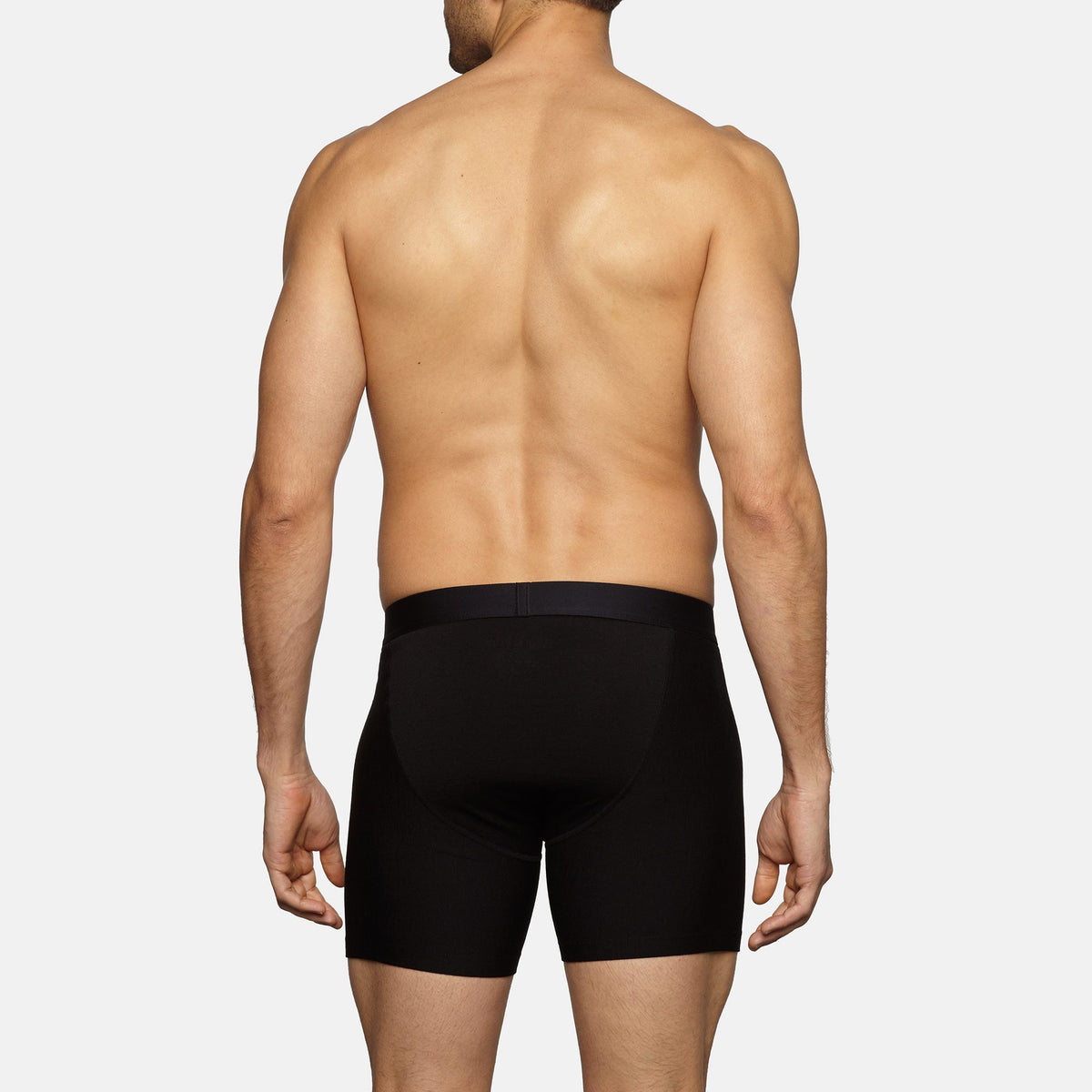 model-spec:Alex is 5'11", and wears size M