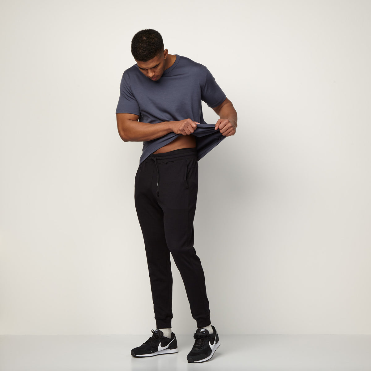 model-spec: Micah is 6'1", 185 lbs, and wears size L