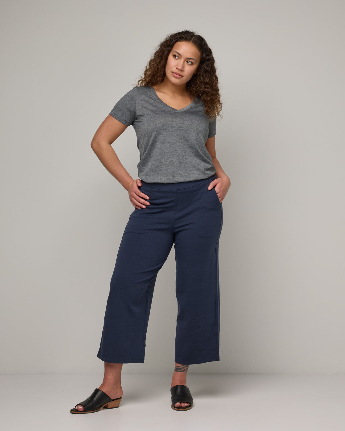 model-spec: Sadie is 5'9", wearing a size M Regular
