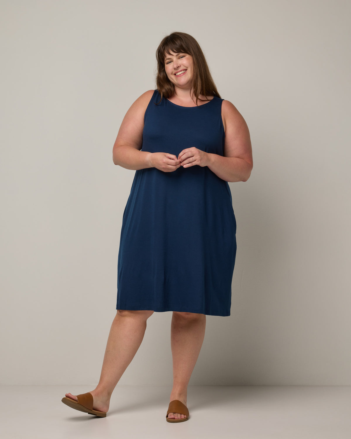 model-spec:Rosie is 5'8", wearing a size 1X