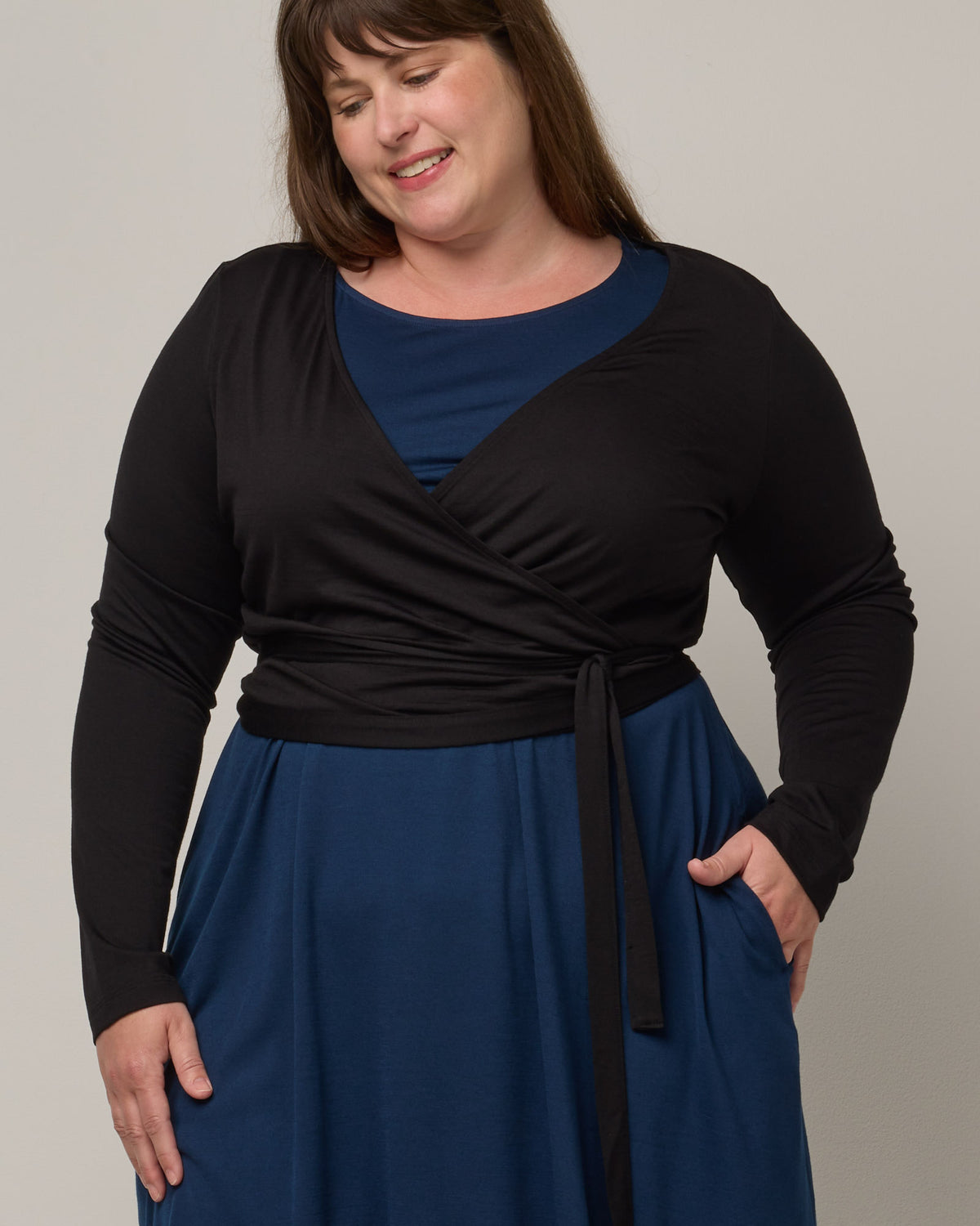 model-spec:Rosie is 5'8", wearing a size 1X