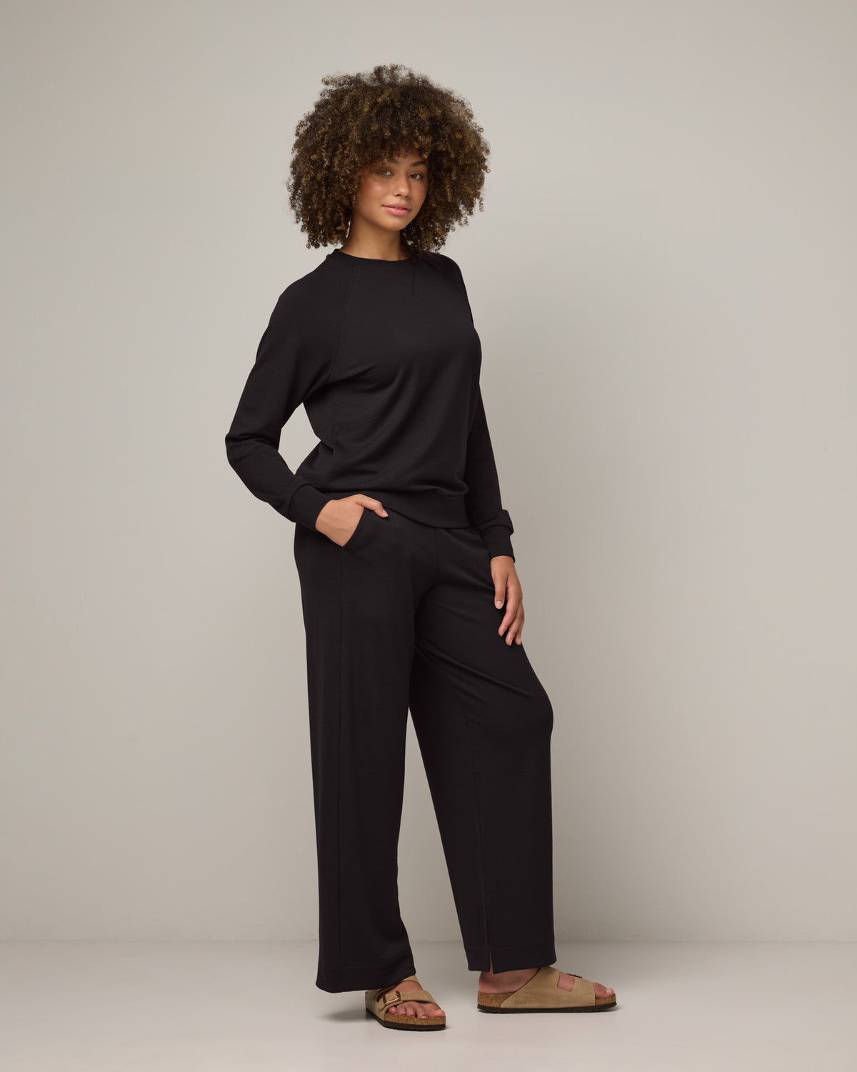 model-spec:Sean is 5'10", wearing a size M