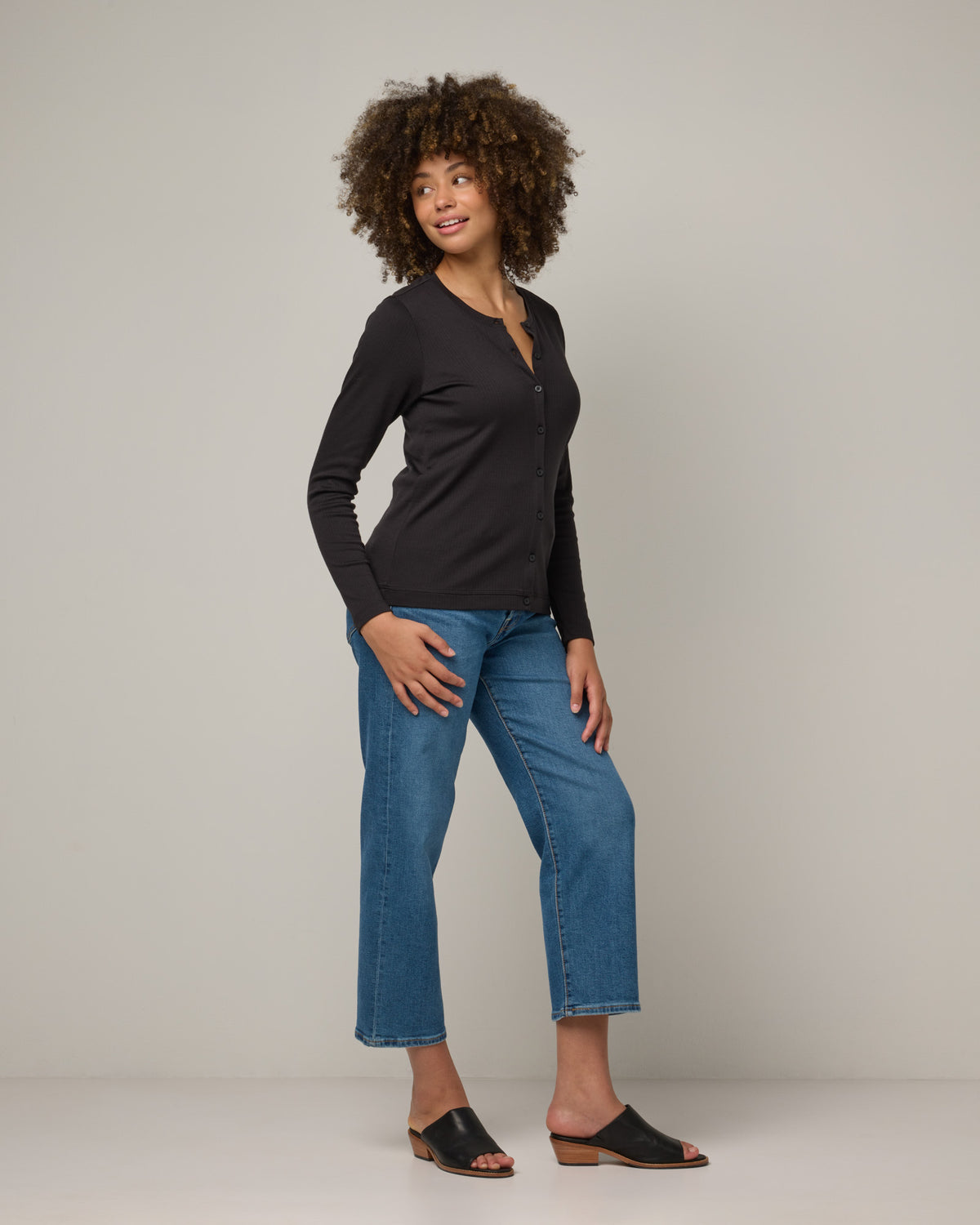 model-spec:Sean is 5'10", wearing a size M