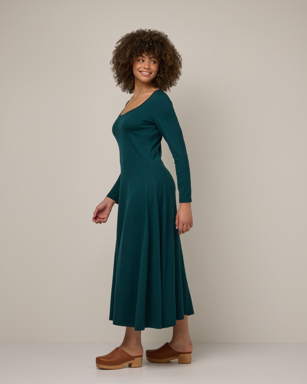 model-spec:Sean is 5'10", wearing a size M