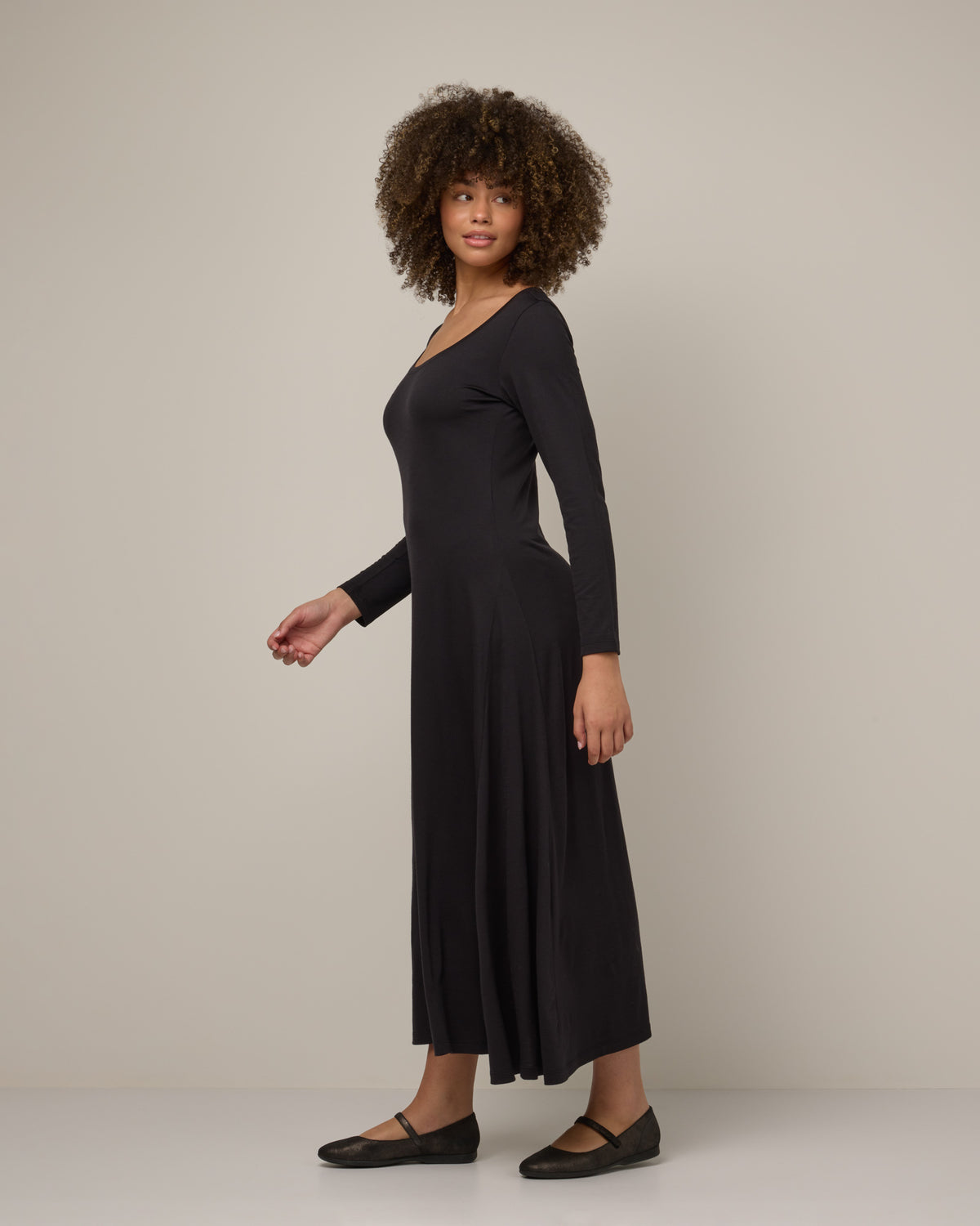 model-spec:Sean is 5'10", wearing a size M