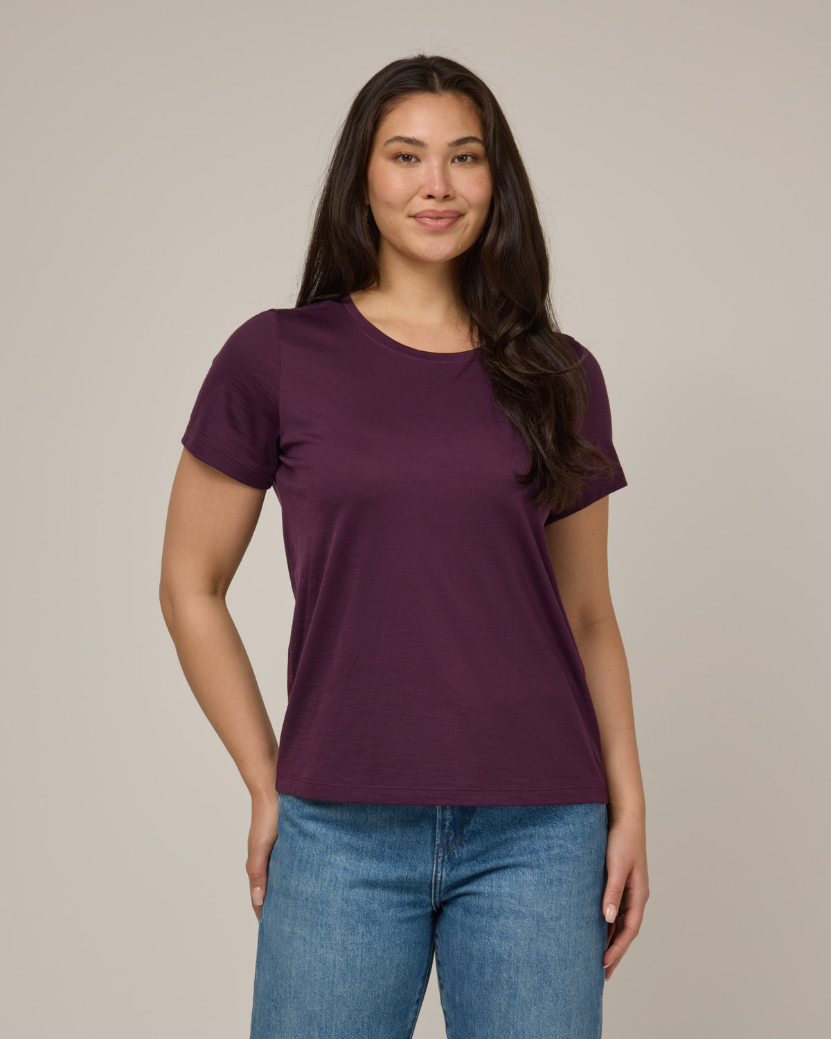 model-spec:Maile is 5'9", wearing a size M