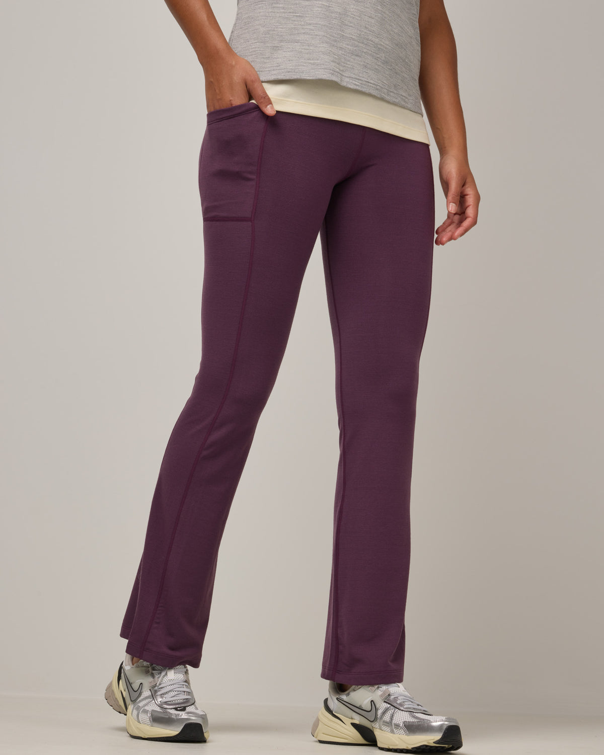 model-spec:Valyn is 5'10", wearing a size S