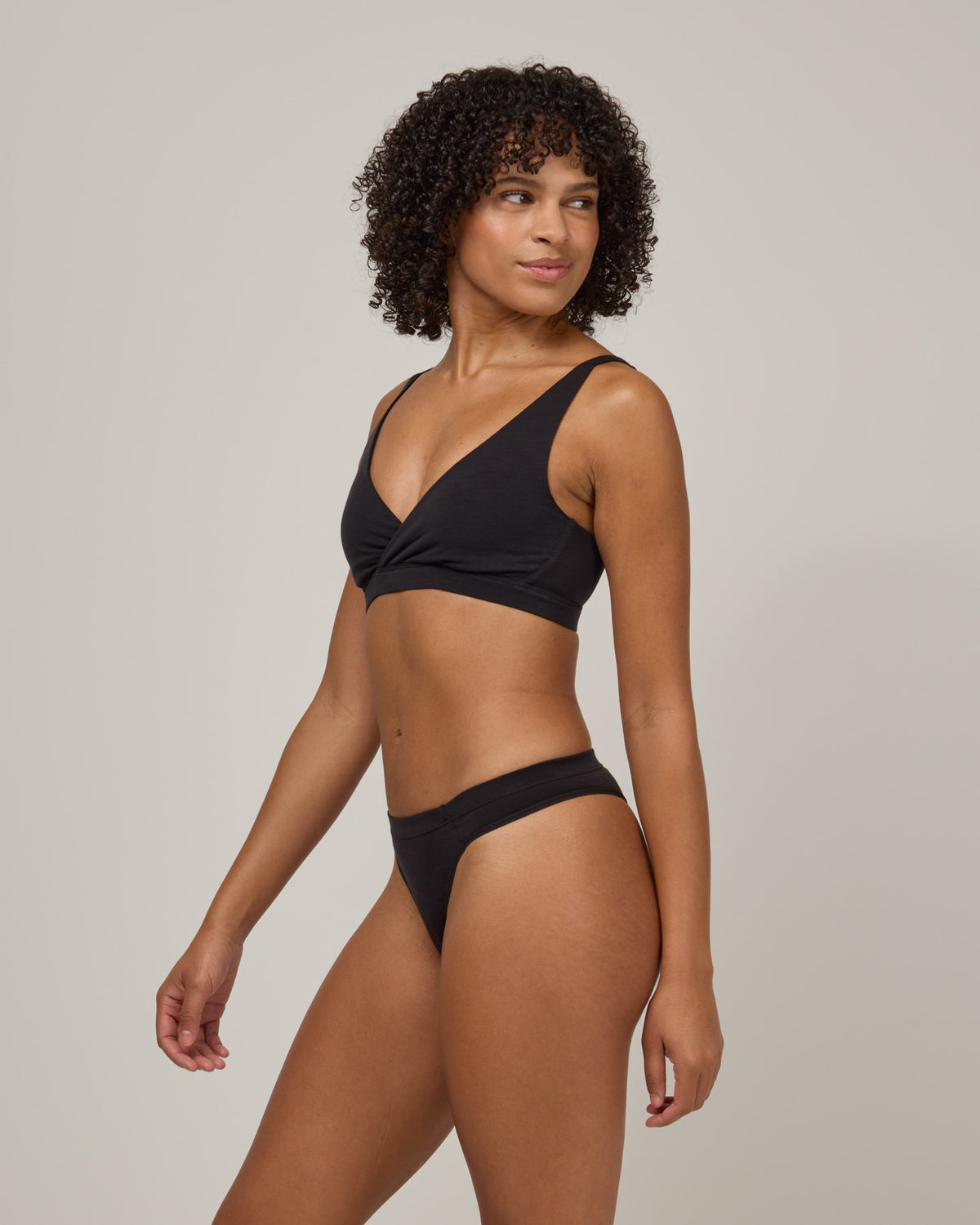 model-spec:Janiah's hips are 36", and she wears a size XS