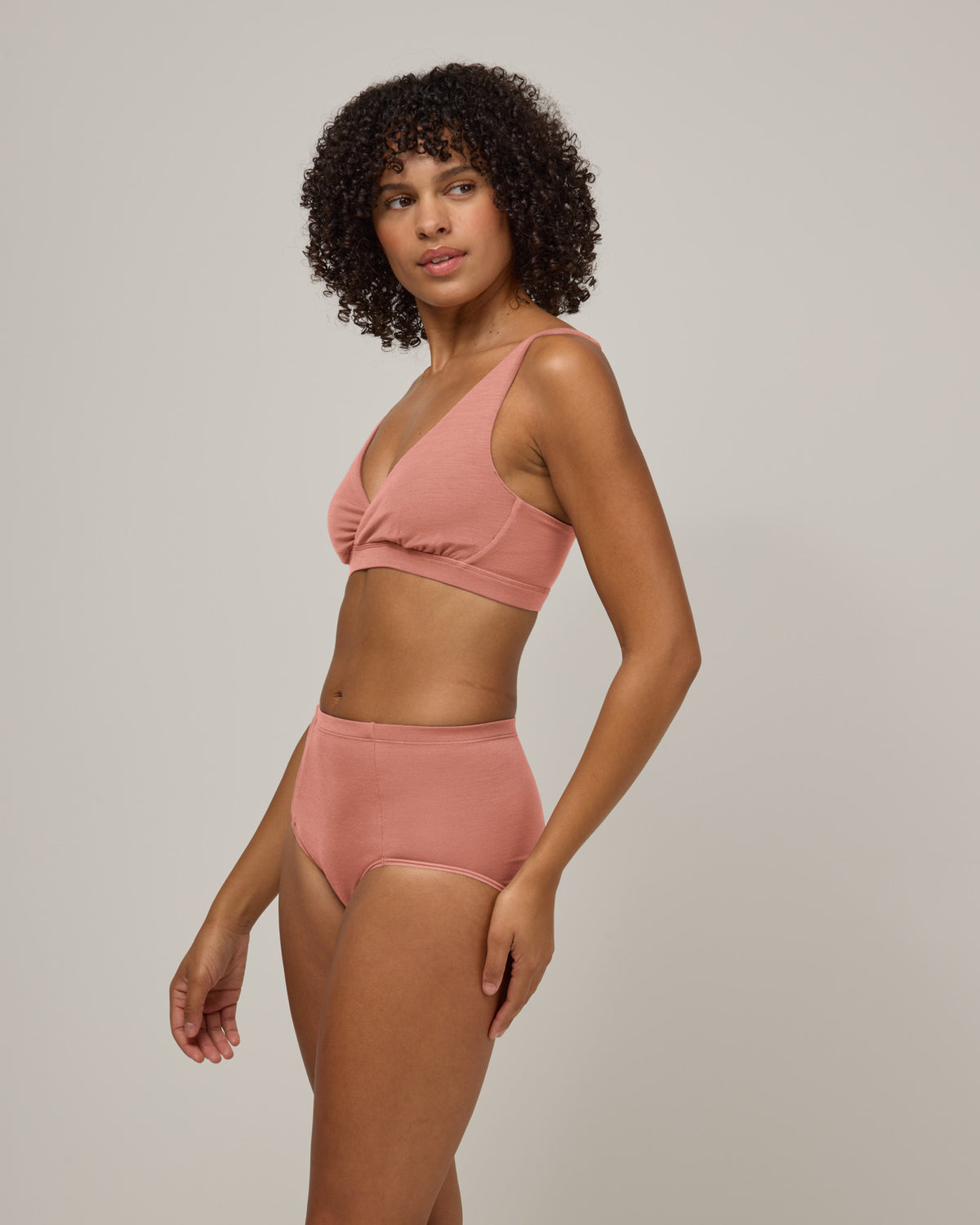 model-spec:Janiah's hips are 36", and she wears a size XS