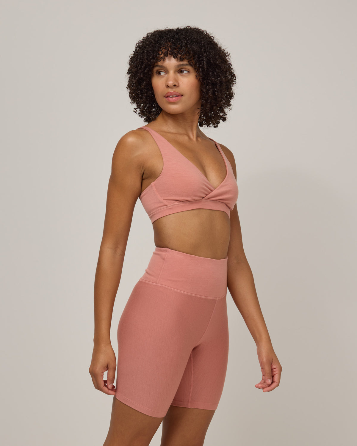 model-spec:Janiah's hips are 36", and she wears a size XS