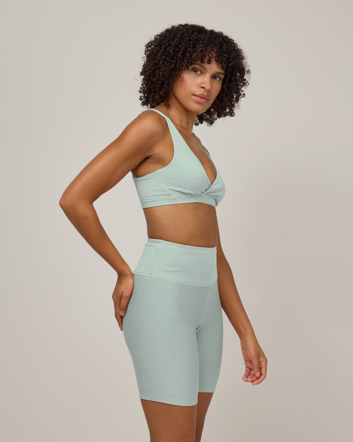 model-spec:Janiah's hips are 36", and she wears a size XS