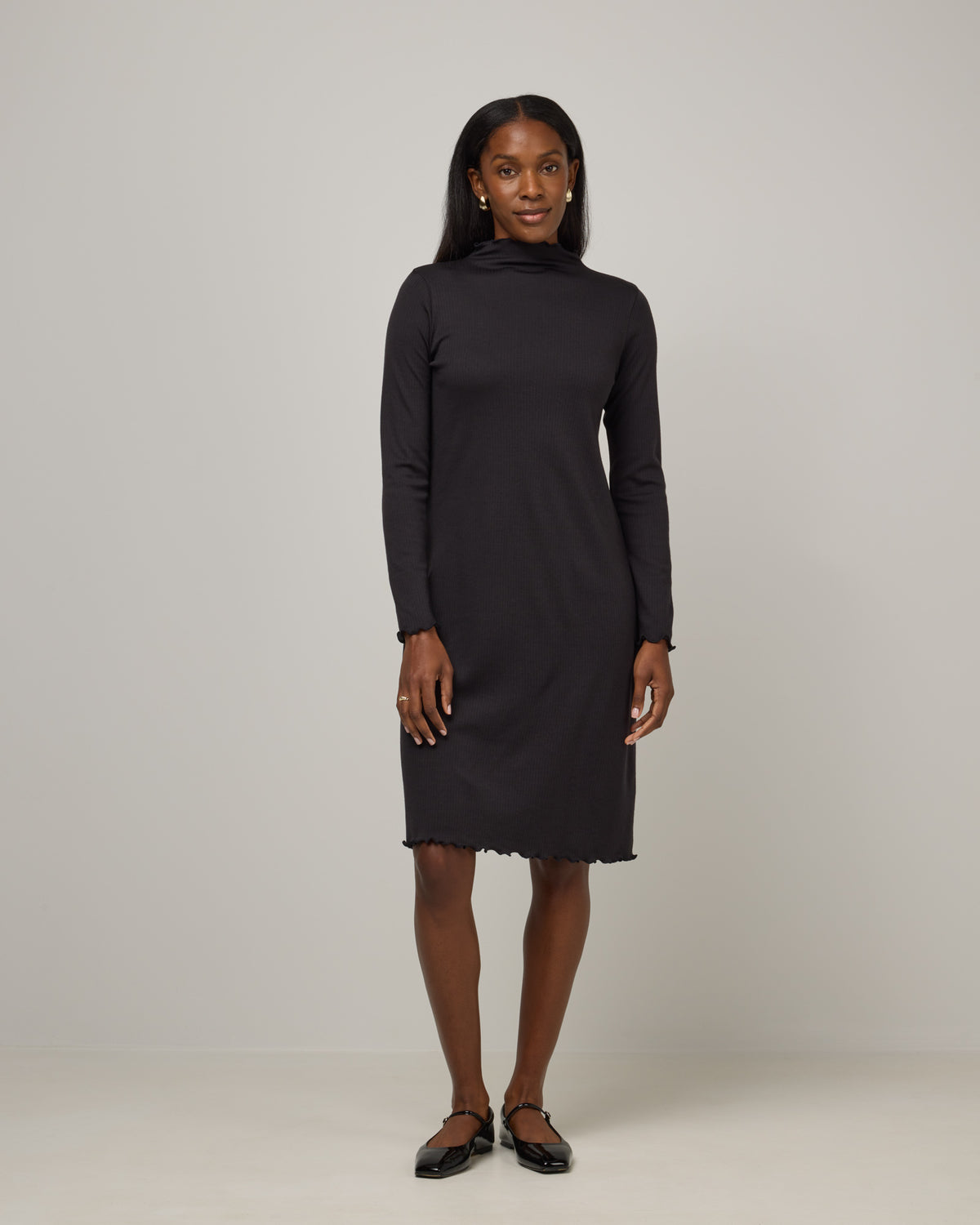 model-spec:Laah is 5'9", wearing a size M