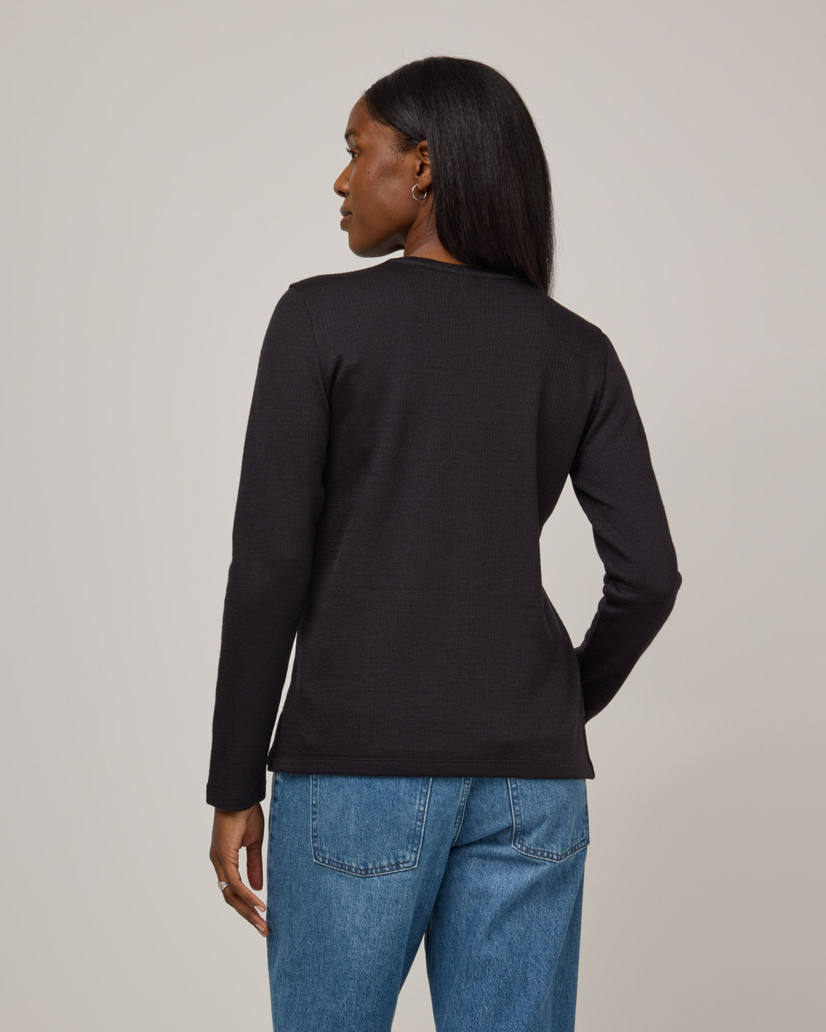 model-spec:Laah is 5'9", wearing a size M