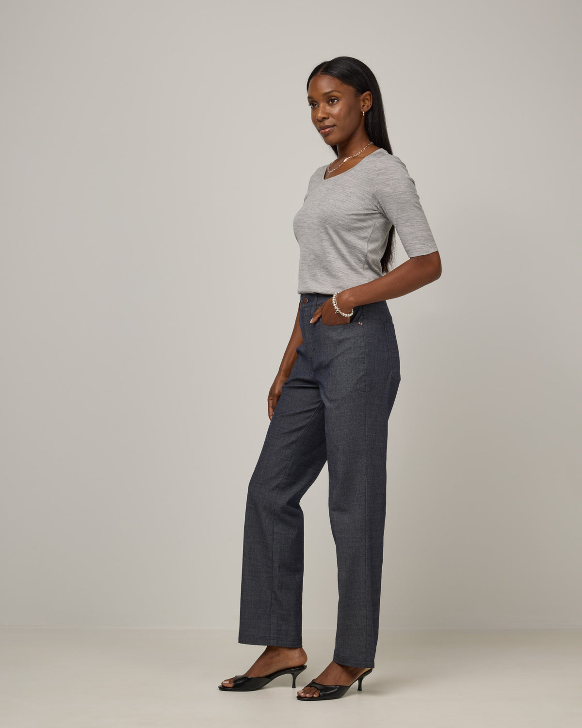 model-spec:Laah is 5'9", wearing a size 29