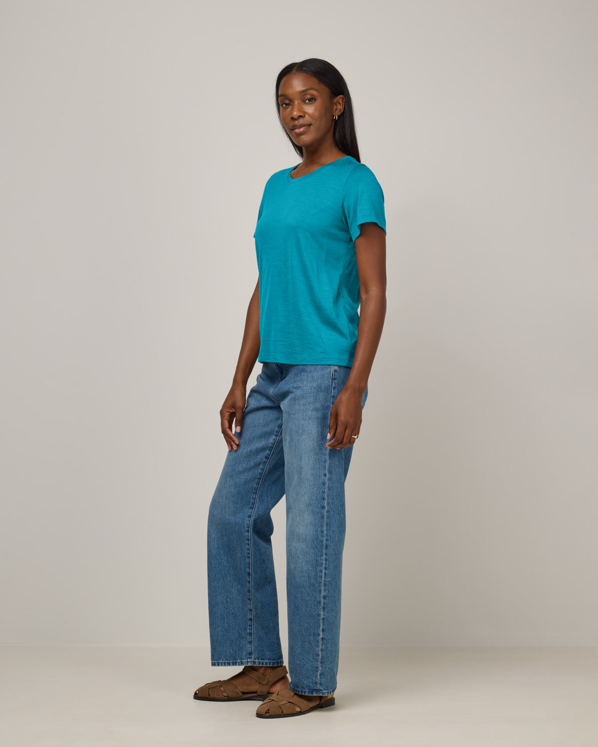 model-spec:Laah is 5'9", wearing a size M