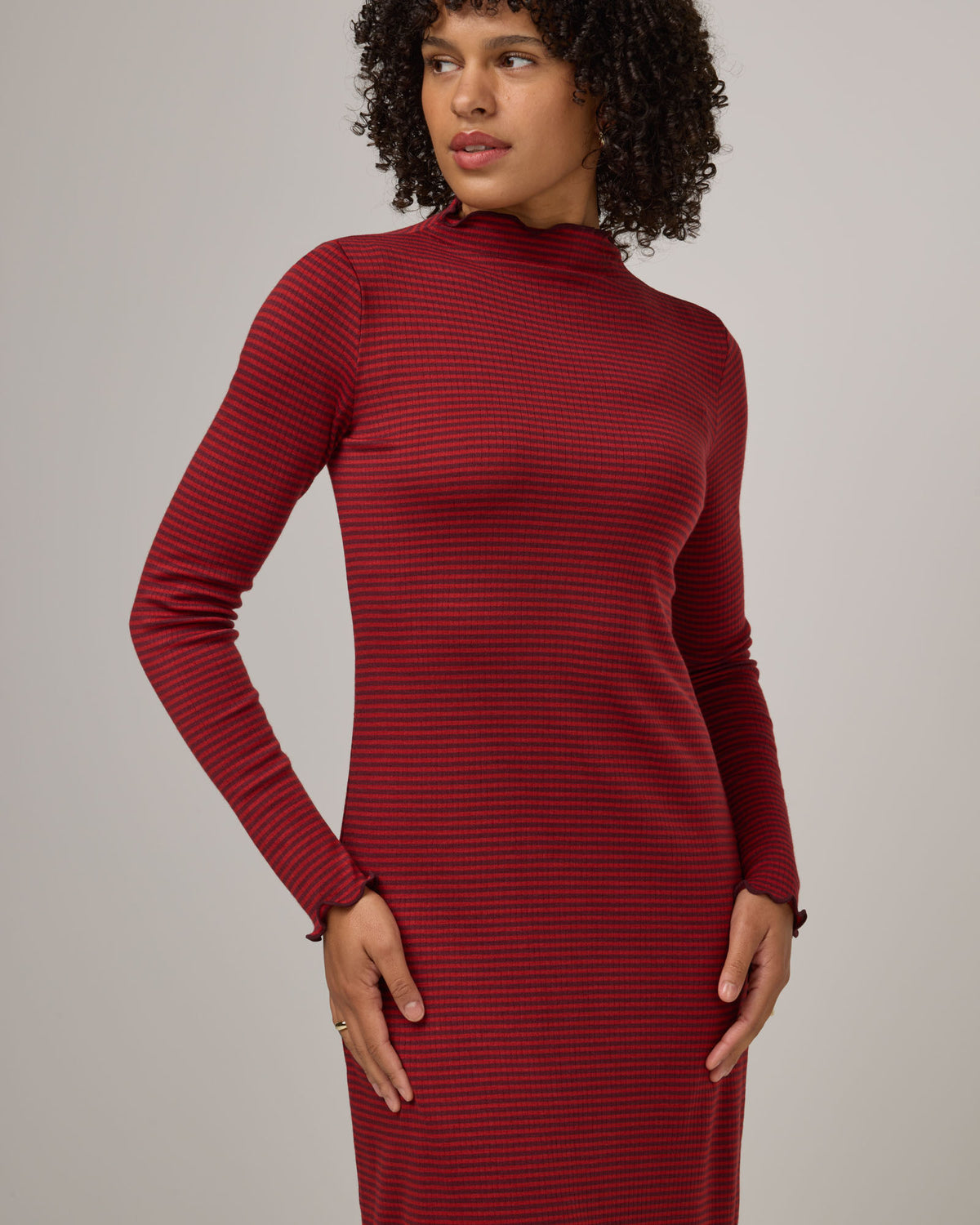 model-spec:Janiah is 5'7", wearing a size XS