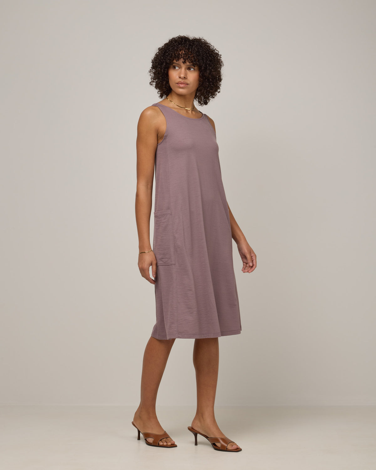 model-spec:Janiah is 5'7", wearing a size XS