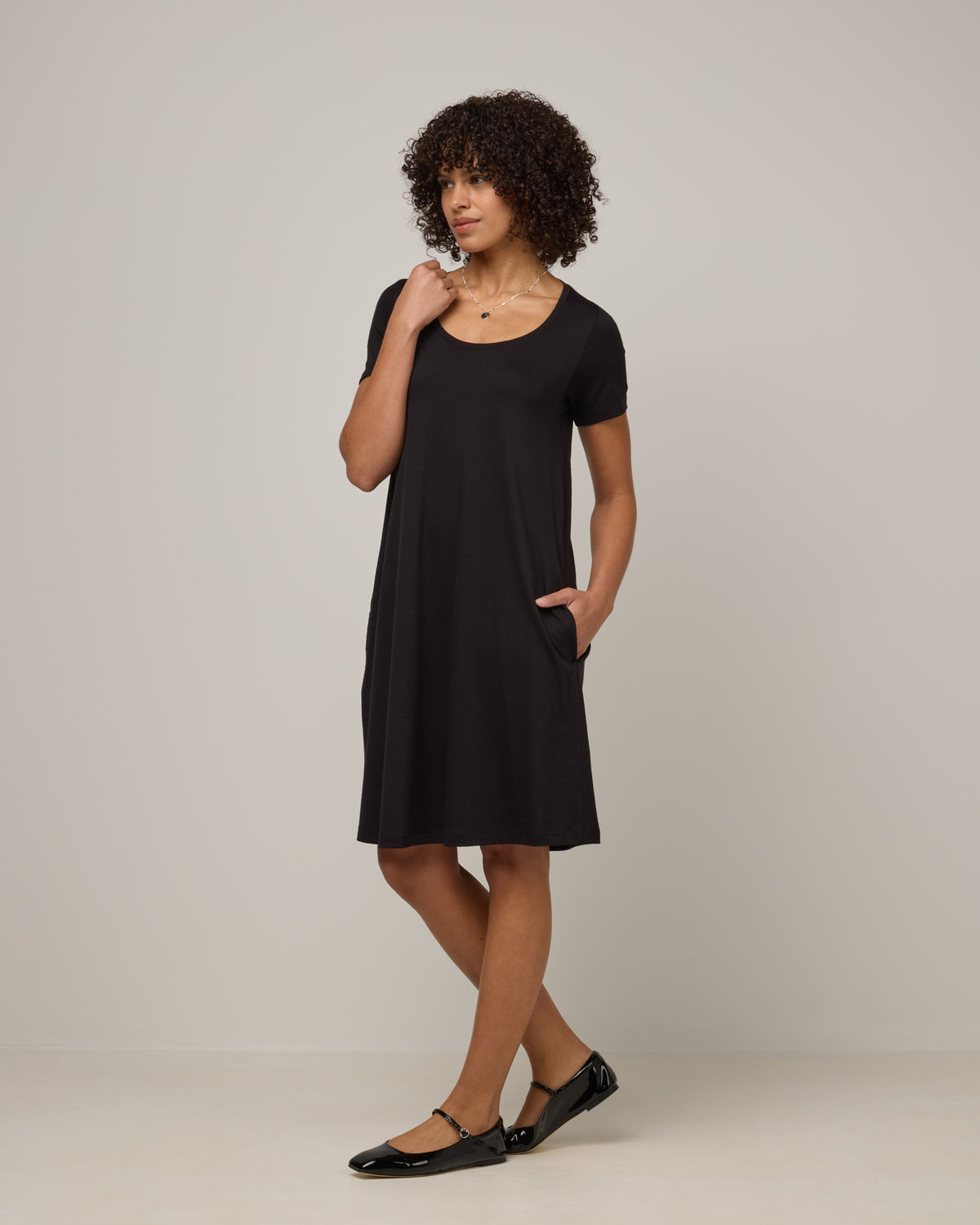 model-spec:Janiah is 5'7", wearing a size XS