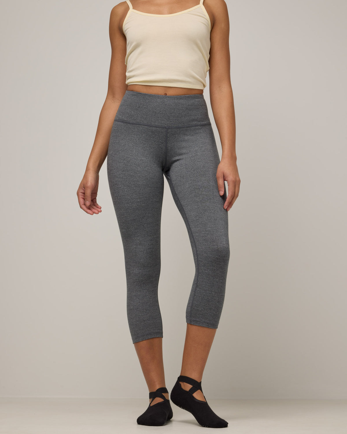 model-spec:Janiah is 5'7", wearing a size XS
