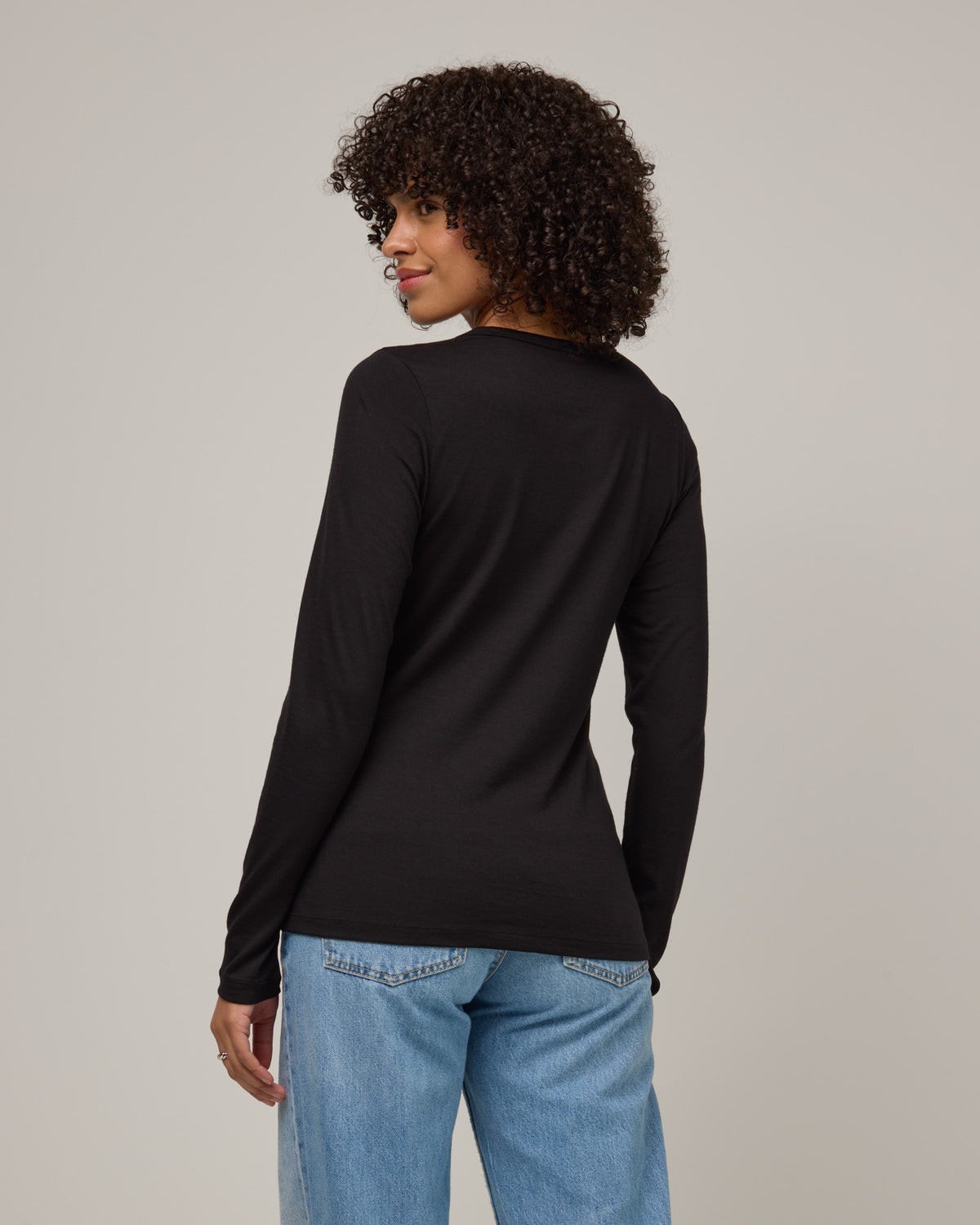 model-spec:Janiah is 5'7", wearing a size XS