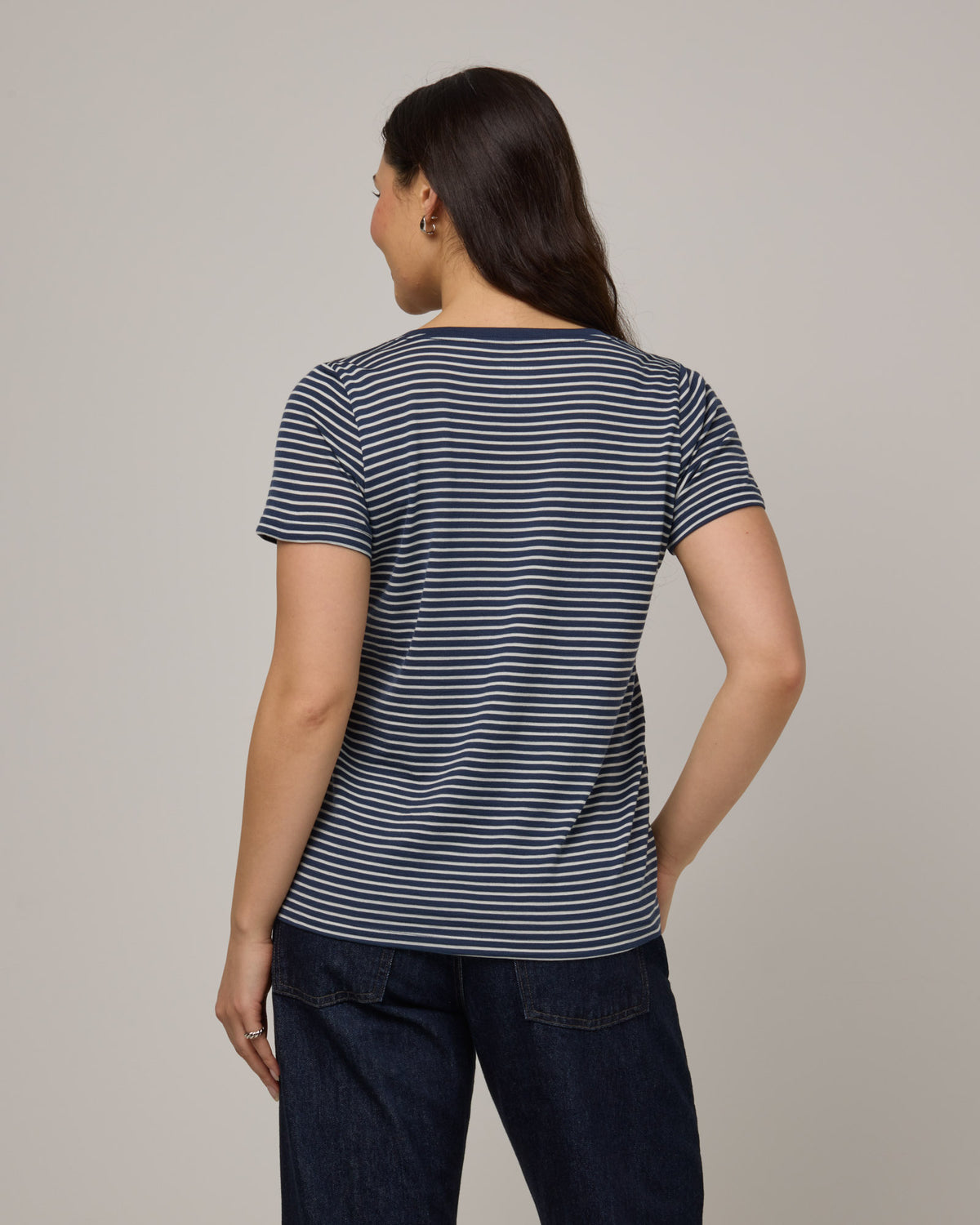 model-spec:Maile is 5'9", wearing a size M