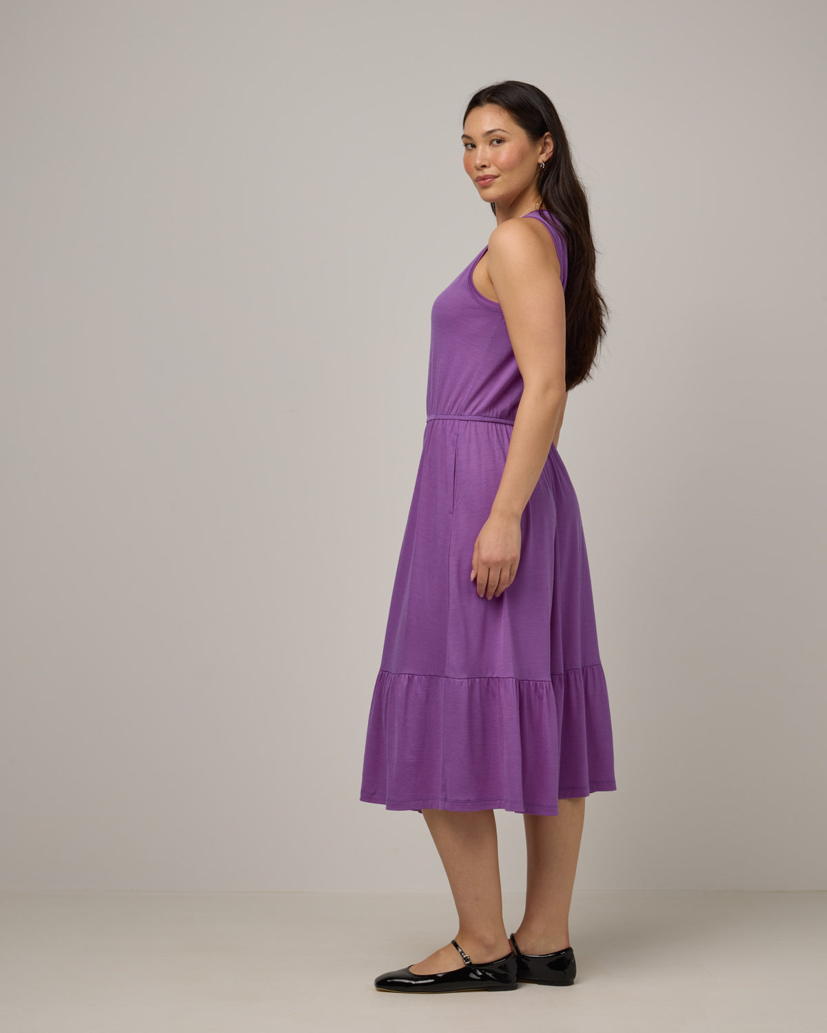 model-spec:Maile is 5'9", wearing a size M