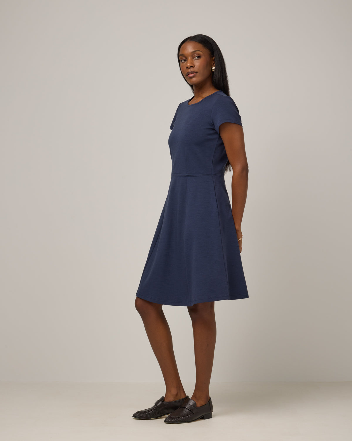 model-spec:Laah is 5'9", wearing a size M