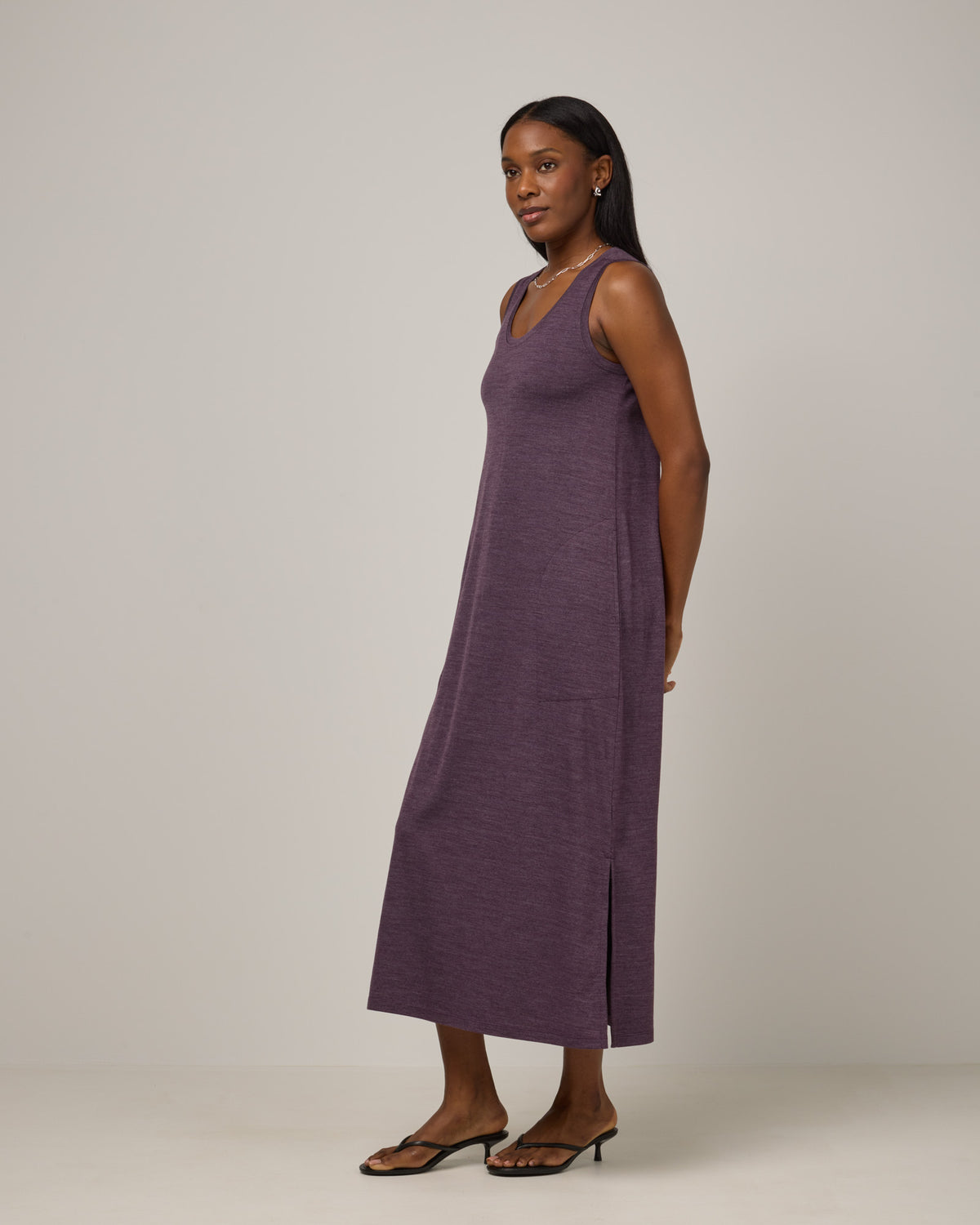 model-spec:Laah is 5'9", wearing a size M