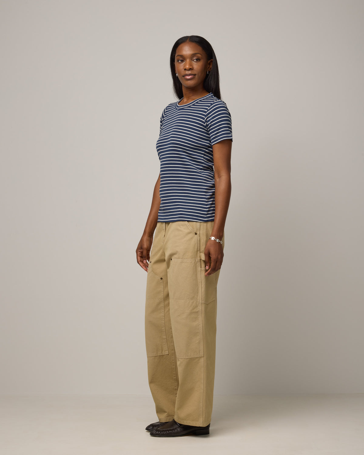 model-spec:Laah is 5'9", wearing a size M
