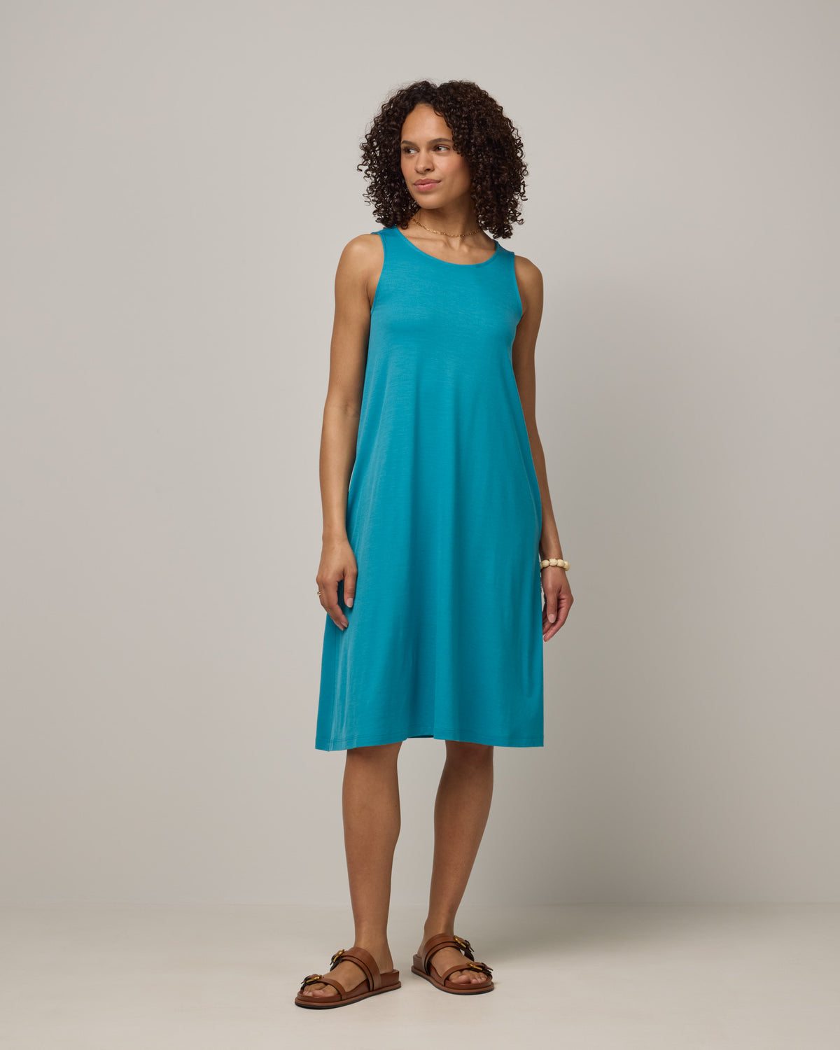 model-spec:Janiah is 5'7", wearing a size XS Long