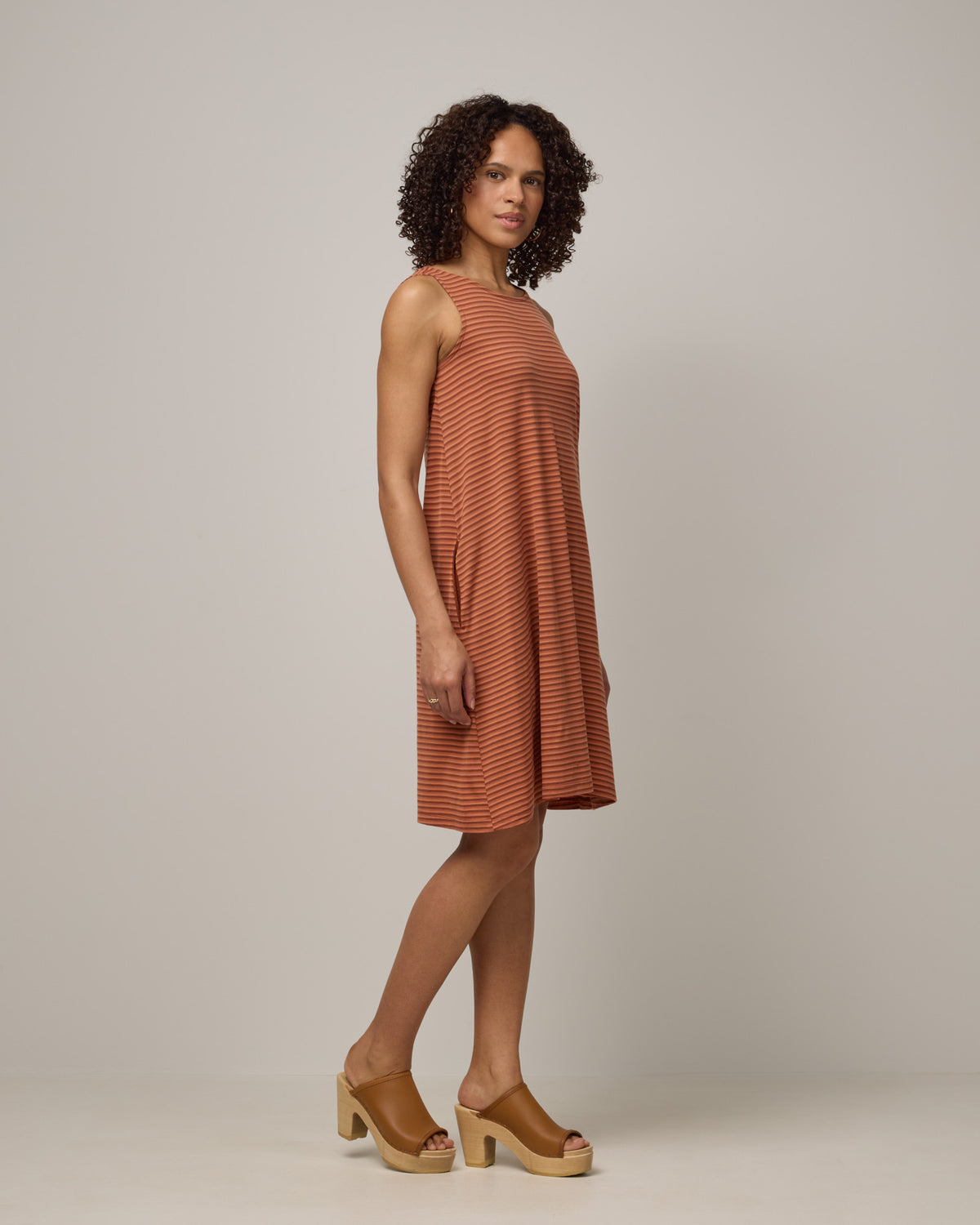 model-spec:Janiah is 5'7", wearing a size XS Regular