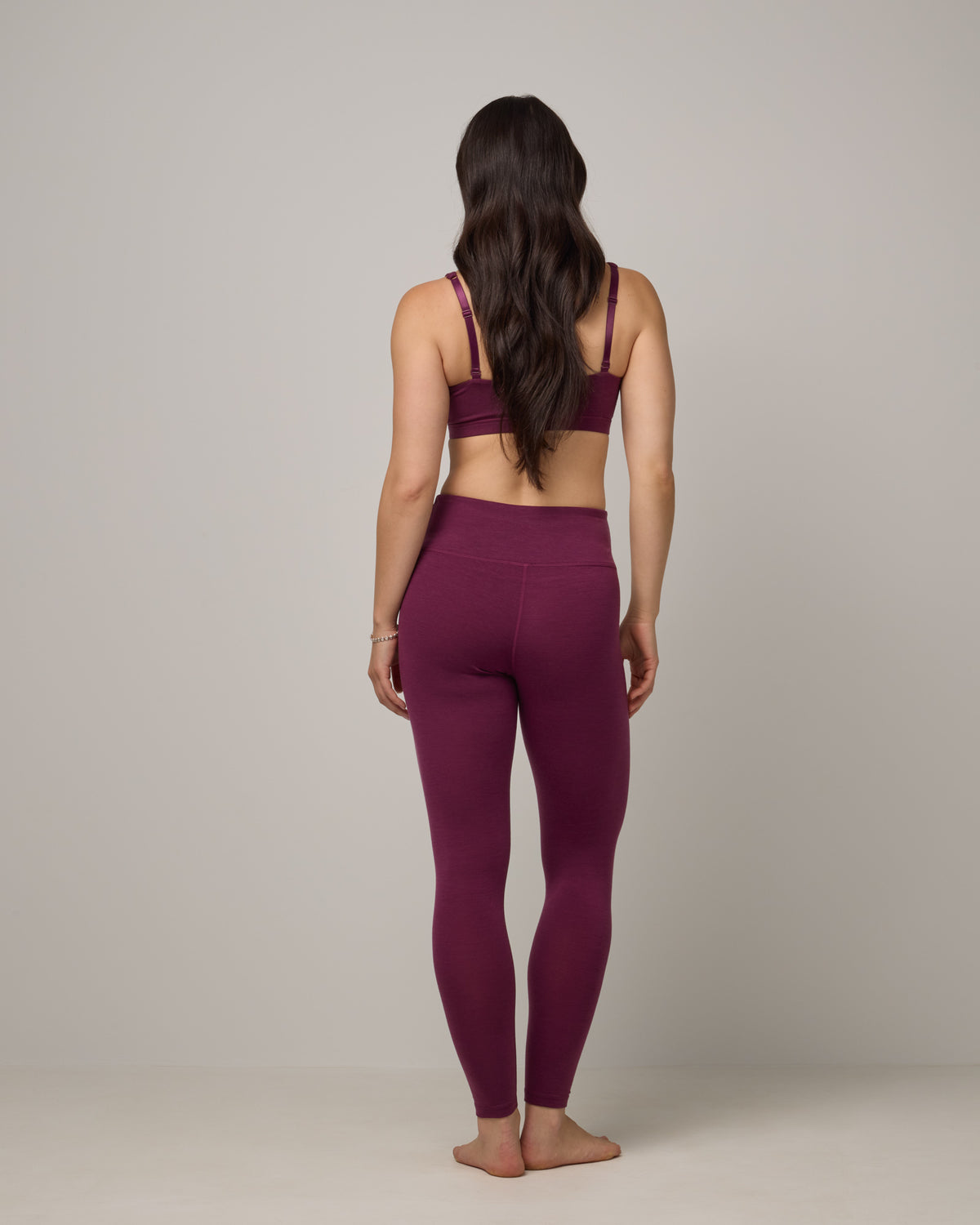 model-spec:Maile is is 5’9”, wearing a size M