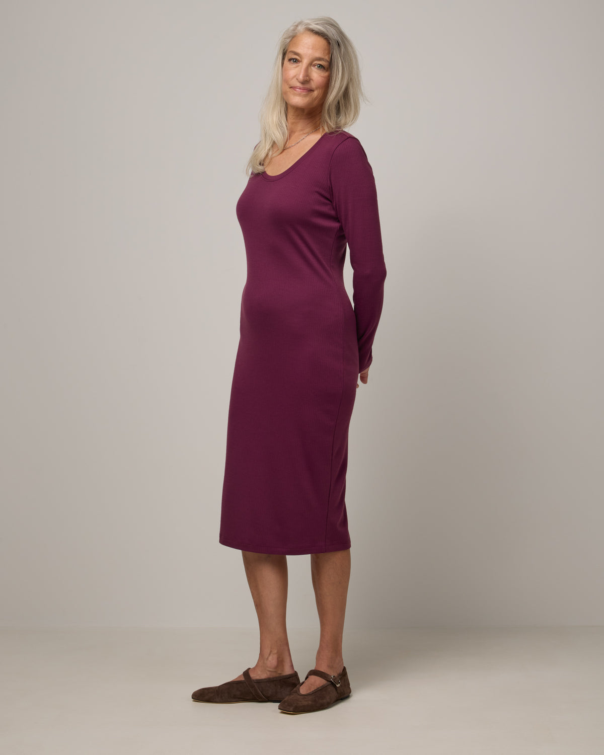 model-spec:Catherine is is 5’8”, wearing a size S