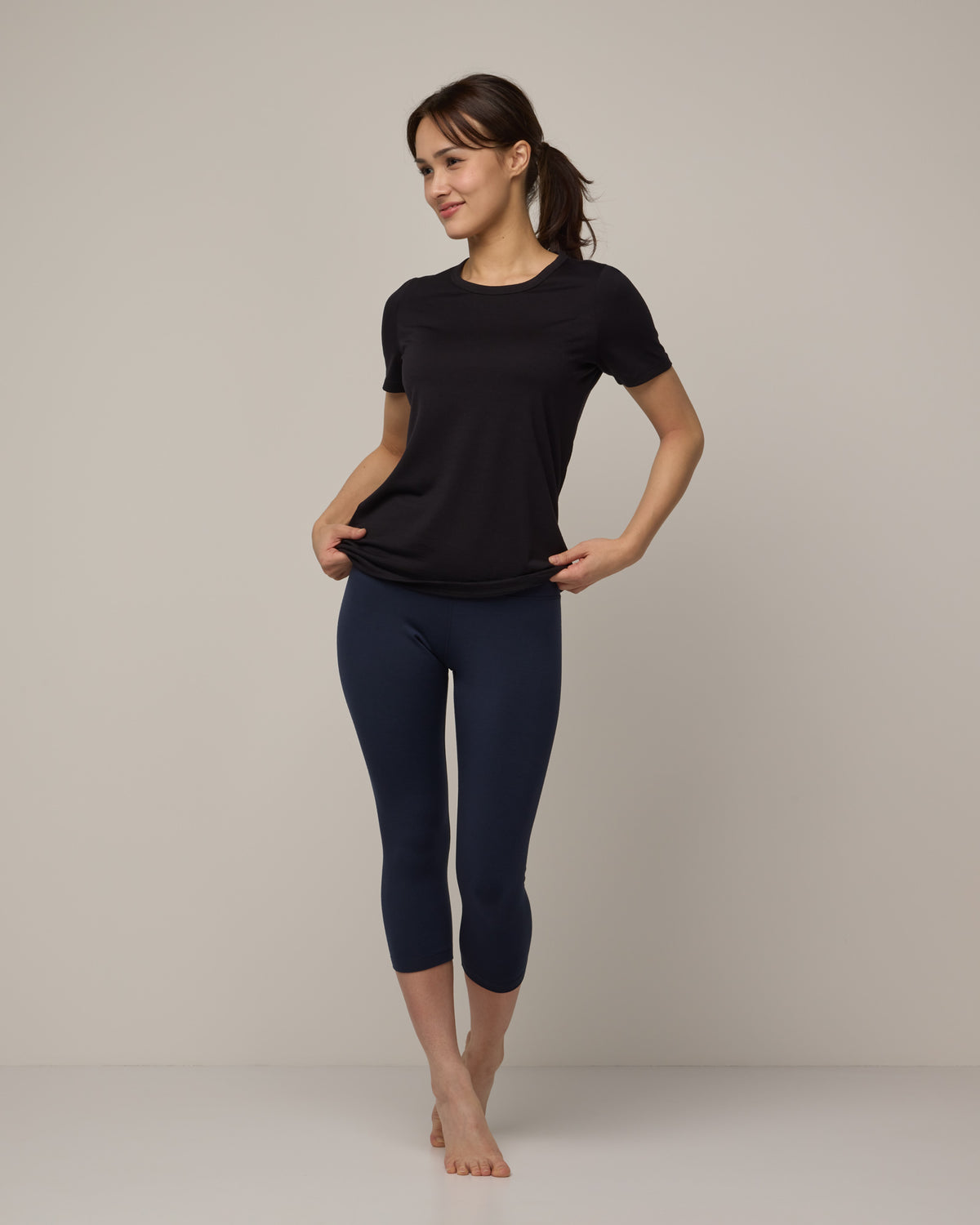 model-spec:Victoria is 5'5", wearing a size XS